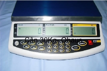 g cân điện tử đếm sản phẩm BC OHAUS:
-       Khung được làm bằng hợp kim, mặt bàn cân làm bằng Inox.
-       Chân đế có thể di chuyển mọi địa hình, thiết kế vững chắc.
-       Thông dụng trong nghành sản xuất,chế tạo,vận chuyển, văn phòng
-       Chính xác cao( độ phân giải bên trong: 1/15,000) .
-       Màn hình hiển thị LCD số xanh (Đơn v