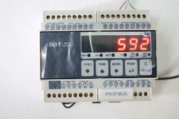 thanh DIN. Lý tưởng có thể dùng kết nối trực tiếp 4 loadcell khi không cần hợp nối( junction Box), cho phép đọc và chẩn đoán trực tiếp của mỗi loadcell. Một loạt các giao diện có sẵn giúp bạn dễ dàng tích hợp cân với bất kỳ hệ thống tự động hóa nào. Tiêu chuẩn nhậnCE-M (OIML R-76 / EN 45501).
NHỮNG ĐẶC ĐIỂM CHÍNH
Chức năng có sẵn: Kết 